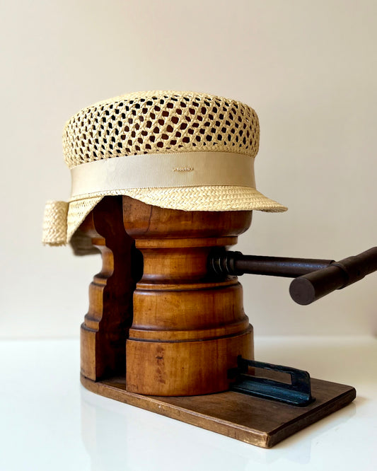 Casquette Martine longue noeud paille ajourée