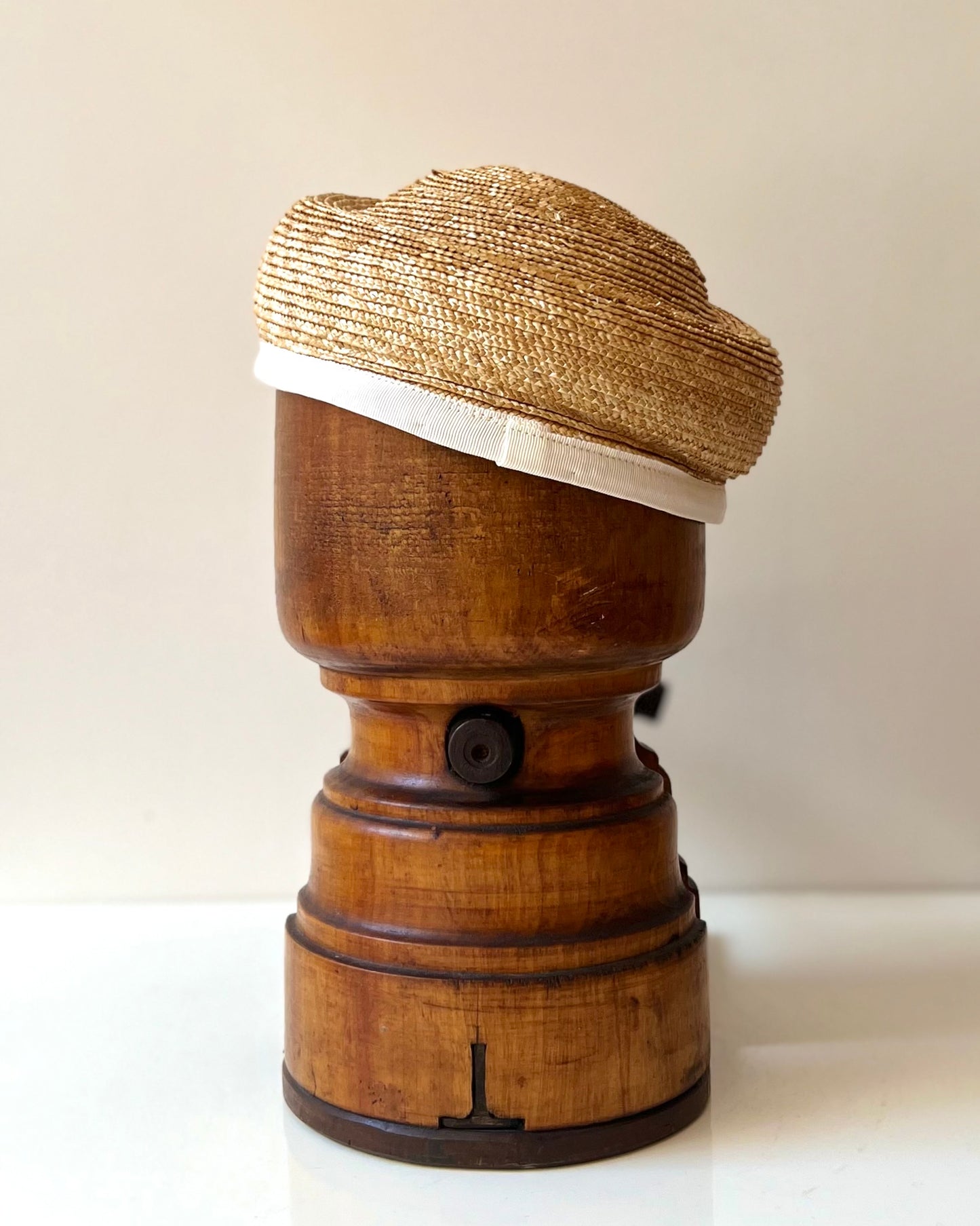 Béret Toque Reine paille cousue