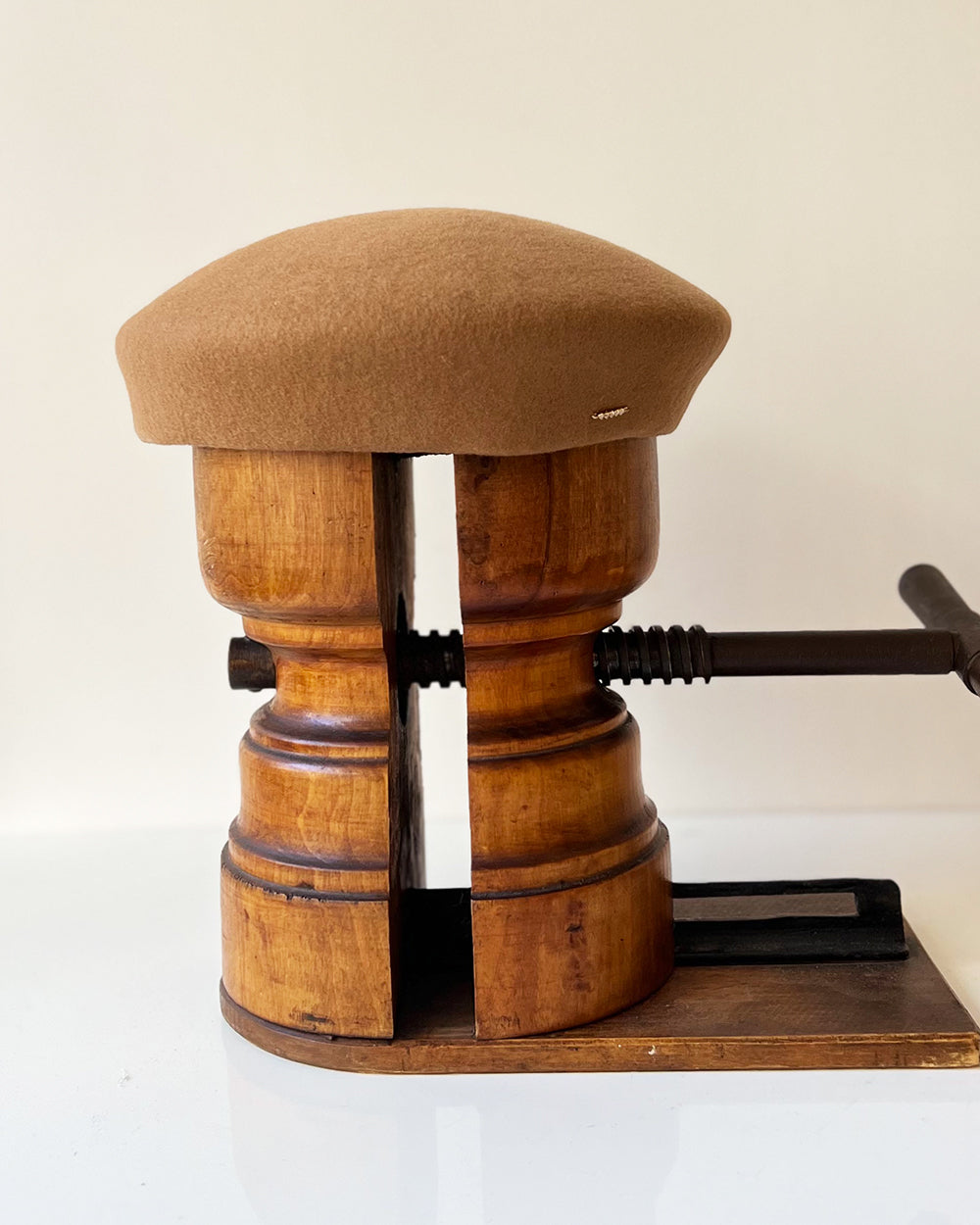 Béret Madeleine feutre camel
