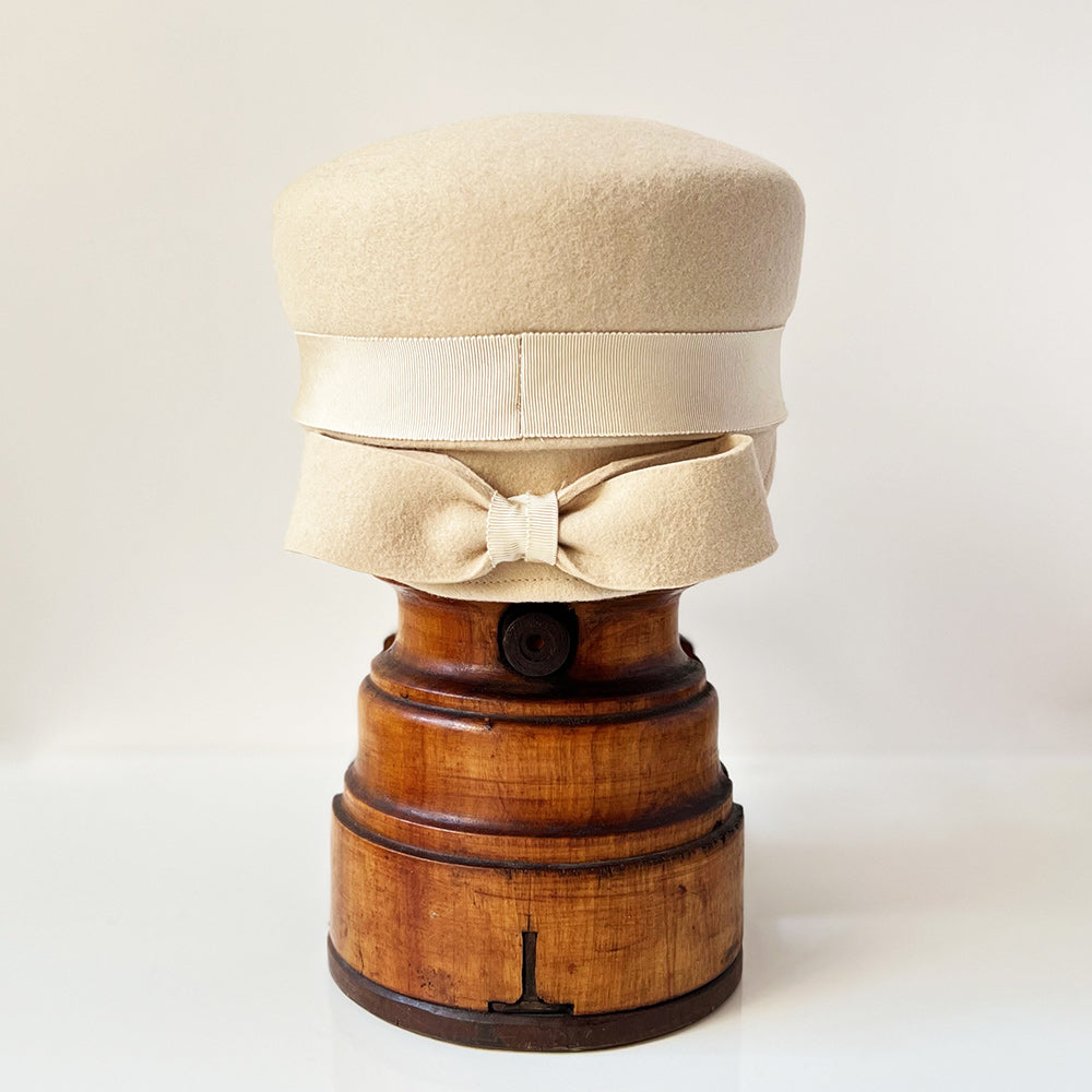 Casquette Martine Beige crème longue Noeud feutre mérinos
