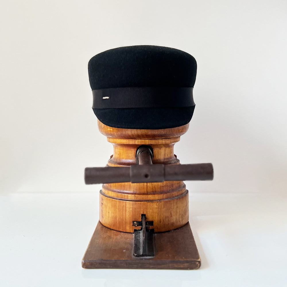 Casquette Martine Noire Noeud longue feutre mérinos