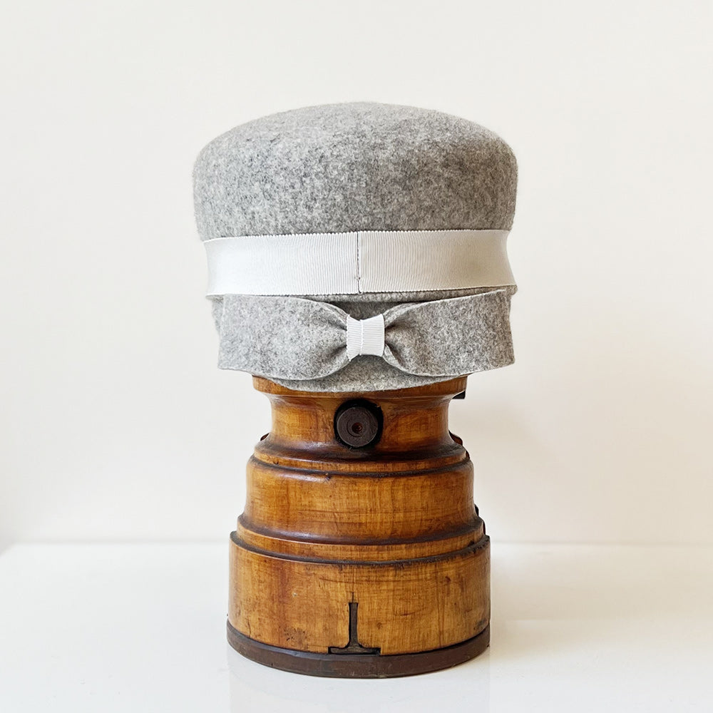 Casquette Martine Gris chiné longue Noeud feutre mérinos