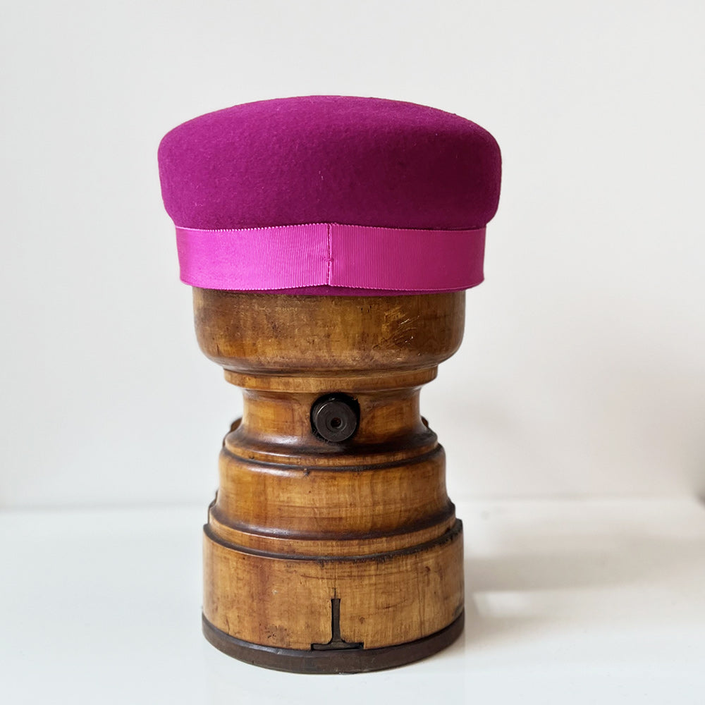 Casquette Martine courte Fuchsia feutre laine merinos + bandeau Tweed Chanel amovible