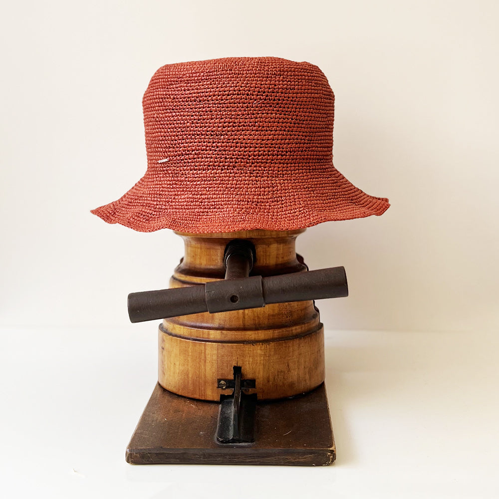 Chapeau Bob Panama crocheté brique