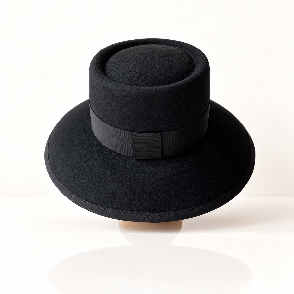 Denise bord Dior Cloche feutre noir