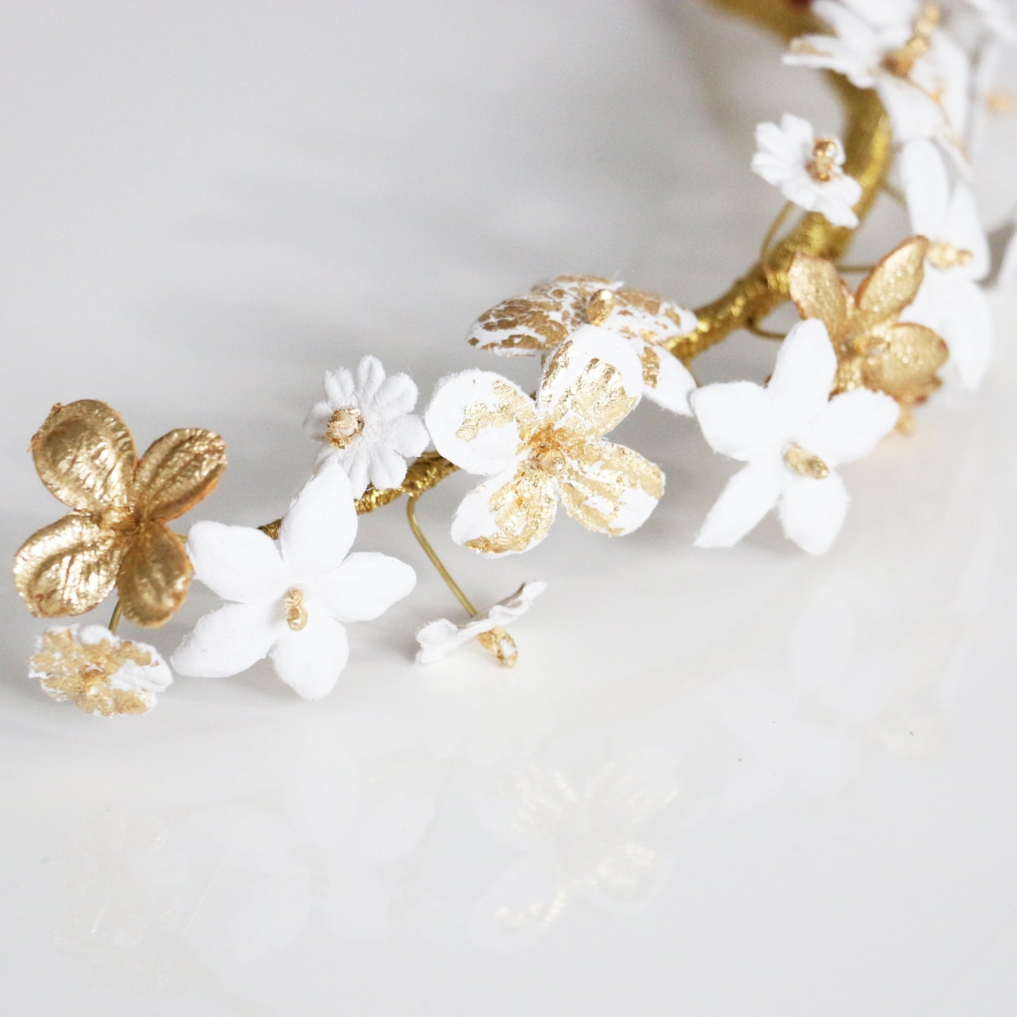 Broche Chignon Emy Blanc et Or - La Mariée