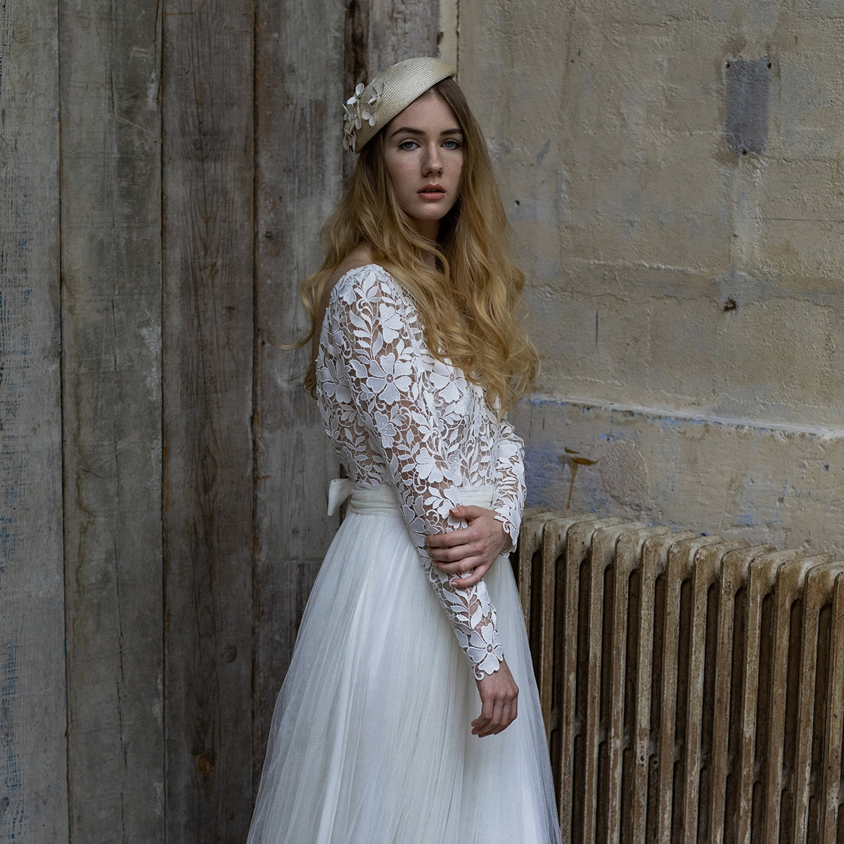 Petit Béret Arlette Paille et fleurs - La Mariée