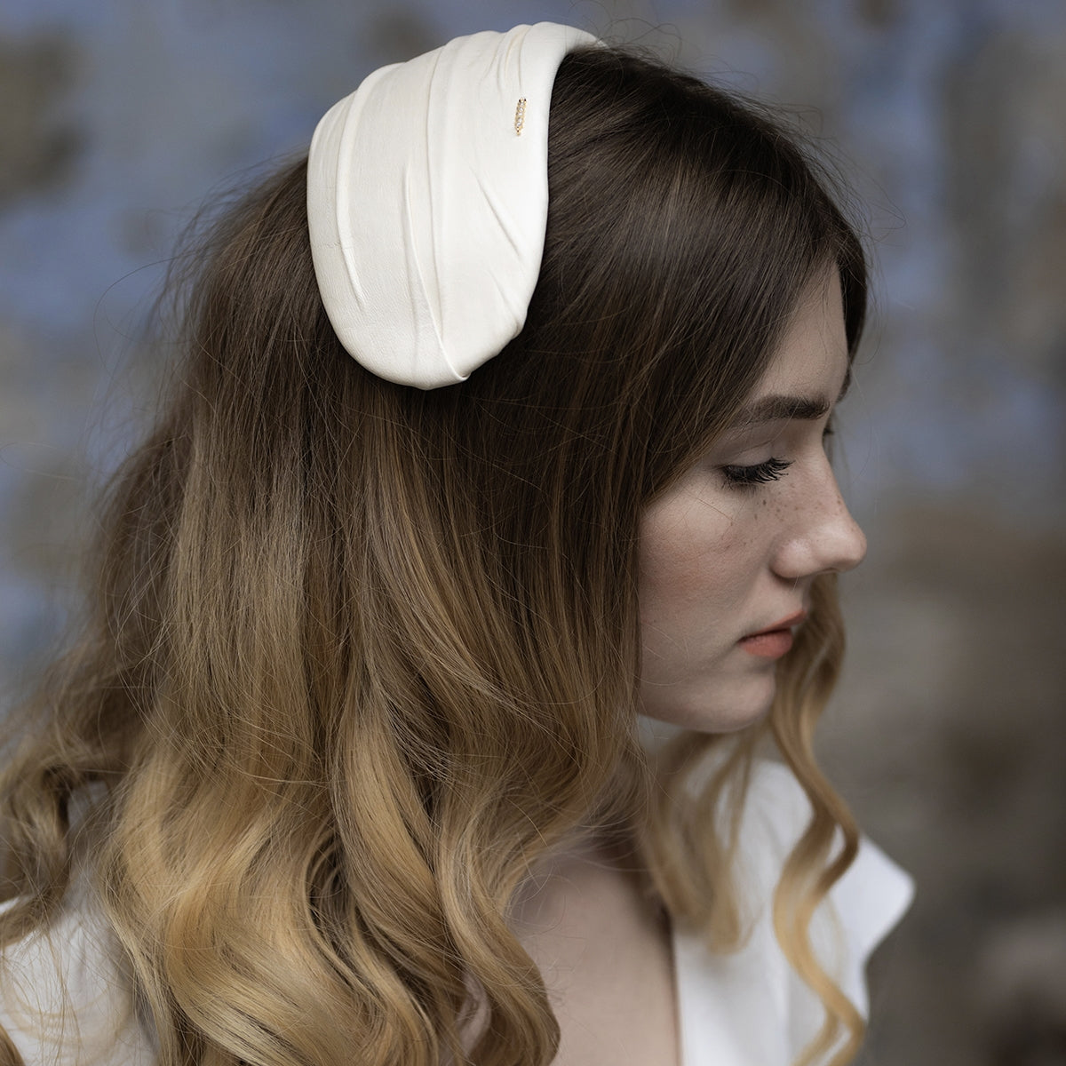 Headband Betty Cuir Blanc cassé plissé- La Mariée