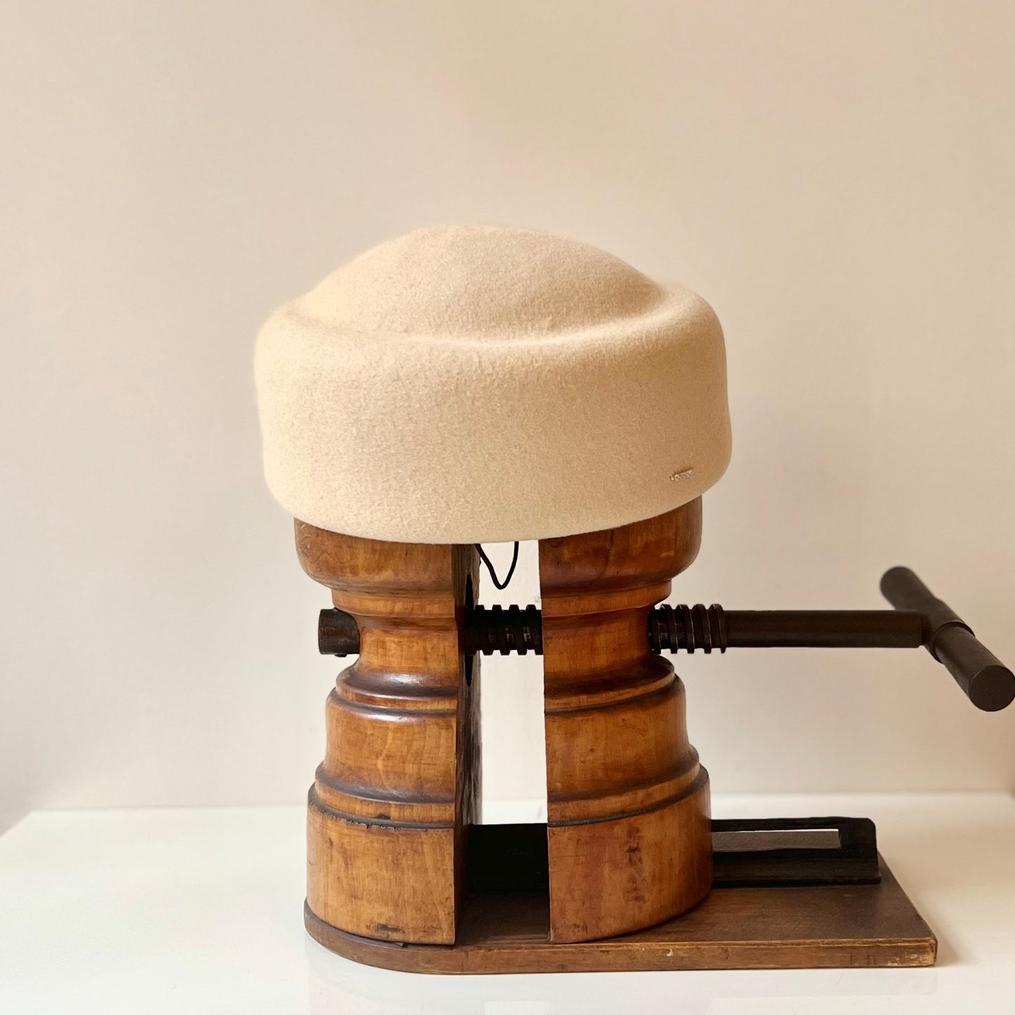 Chapeau Toque Kennedy Feutre Beige Crème