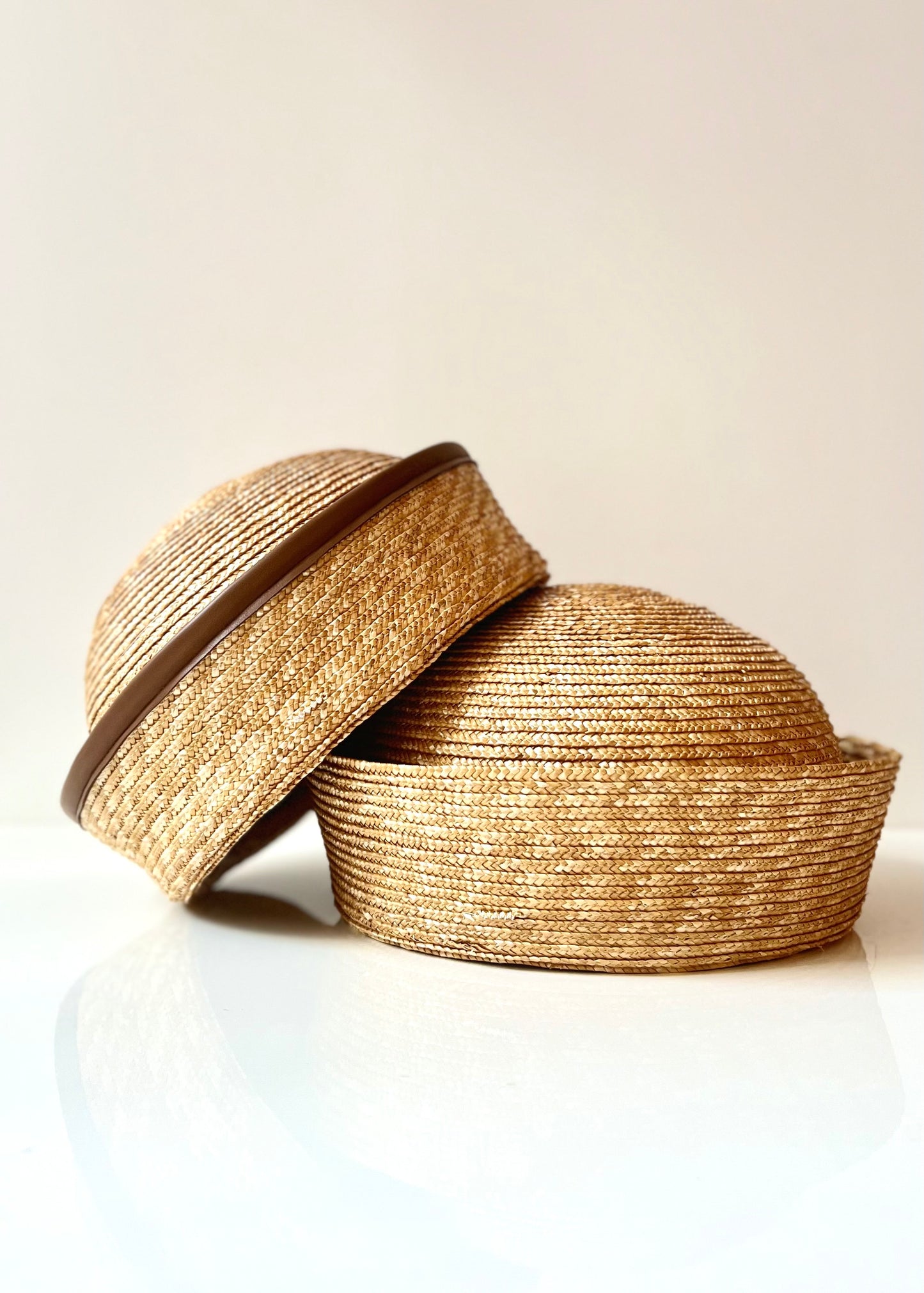 Marinette Paille Cousue bordé cuir marron