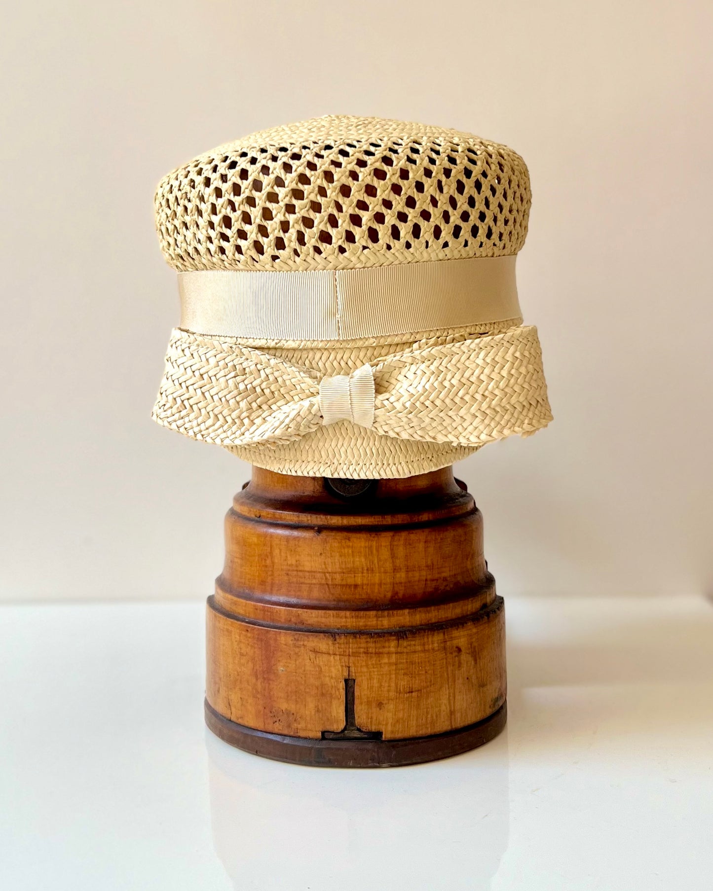 Casquette Martine longue noeud paille ajourée