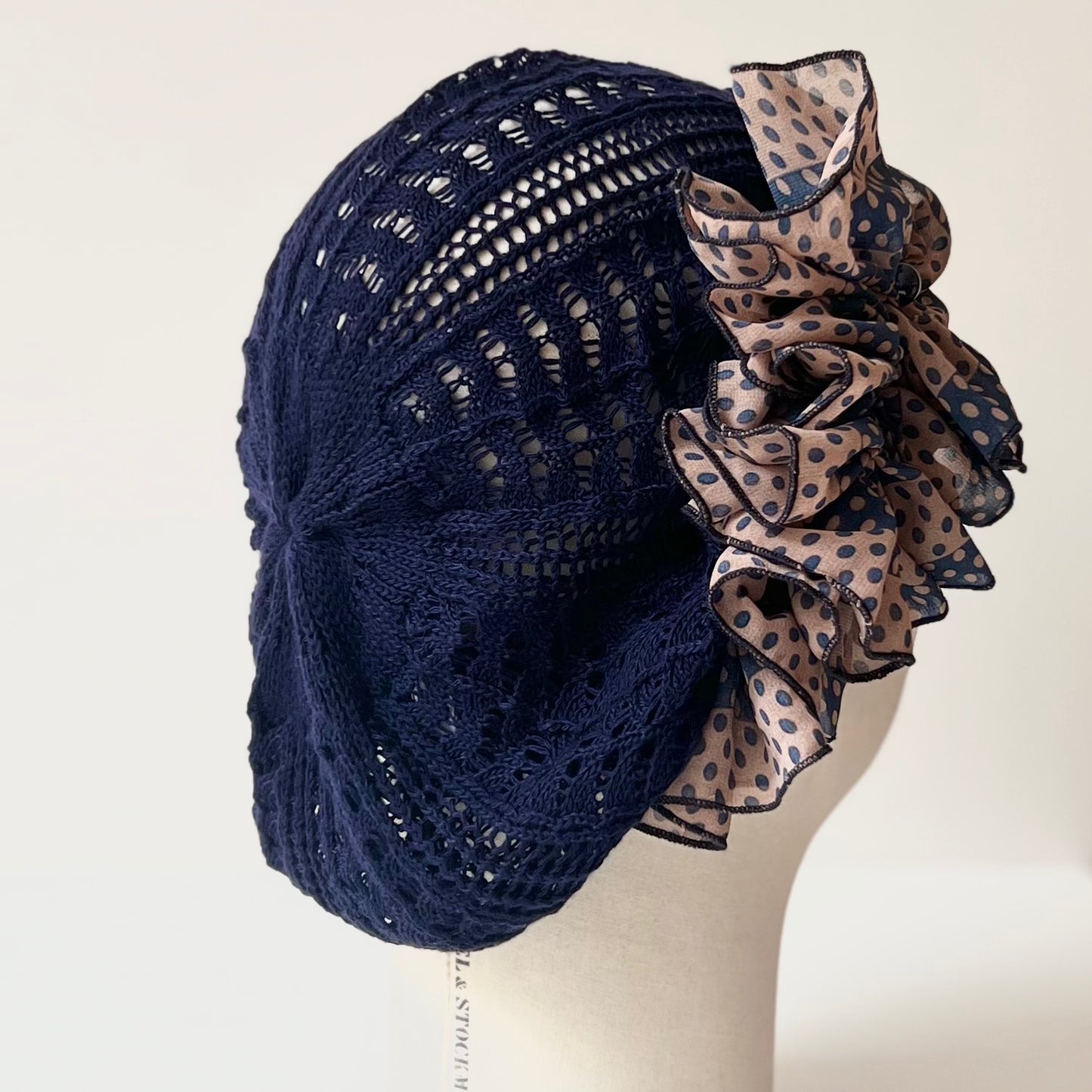 Béret crocheté fin