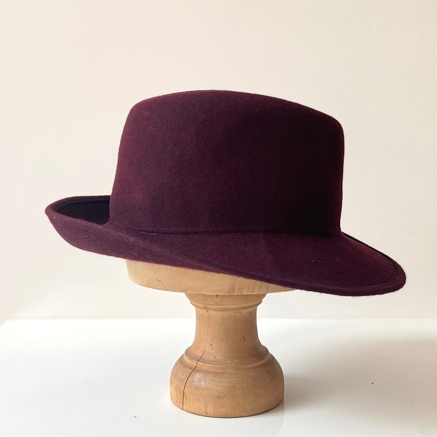 Chapeau Fedora asymétrique Prune