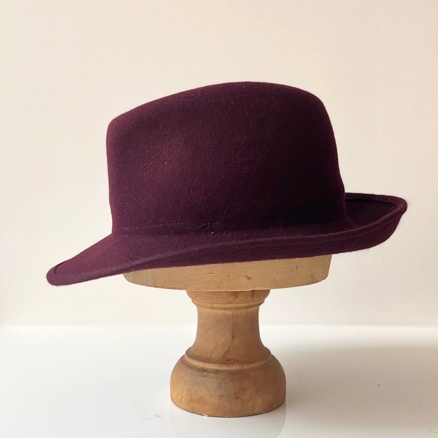 Chapeau Fedora asymétrique Prune