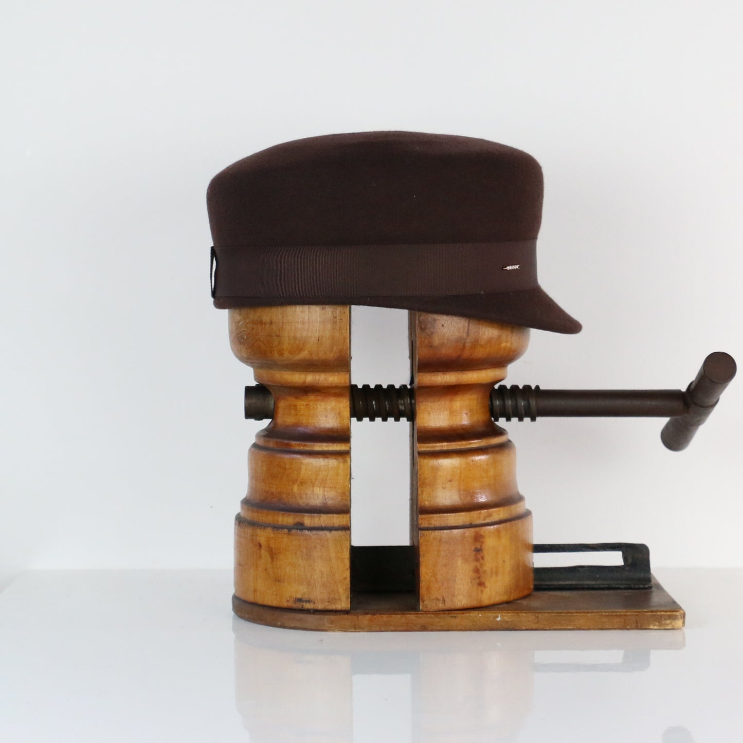 Casquette Martine courte Marron foncé feutre